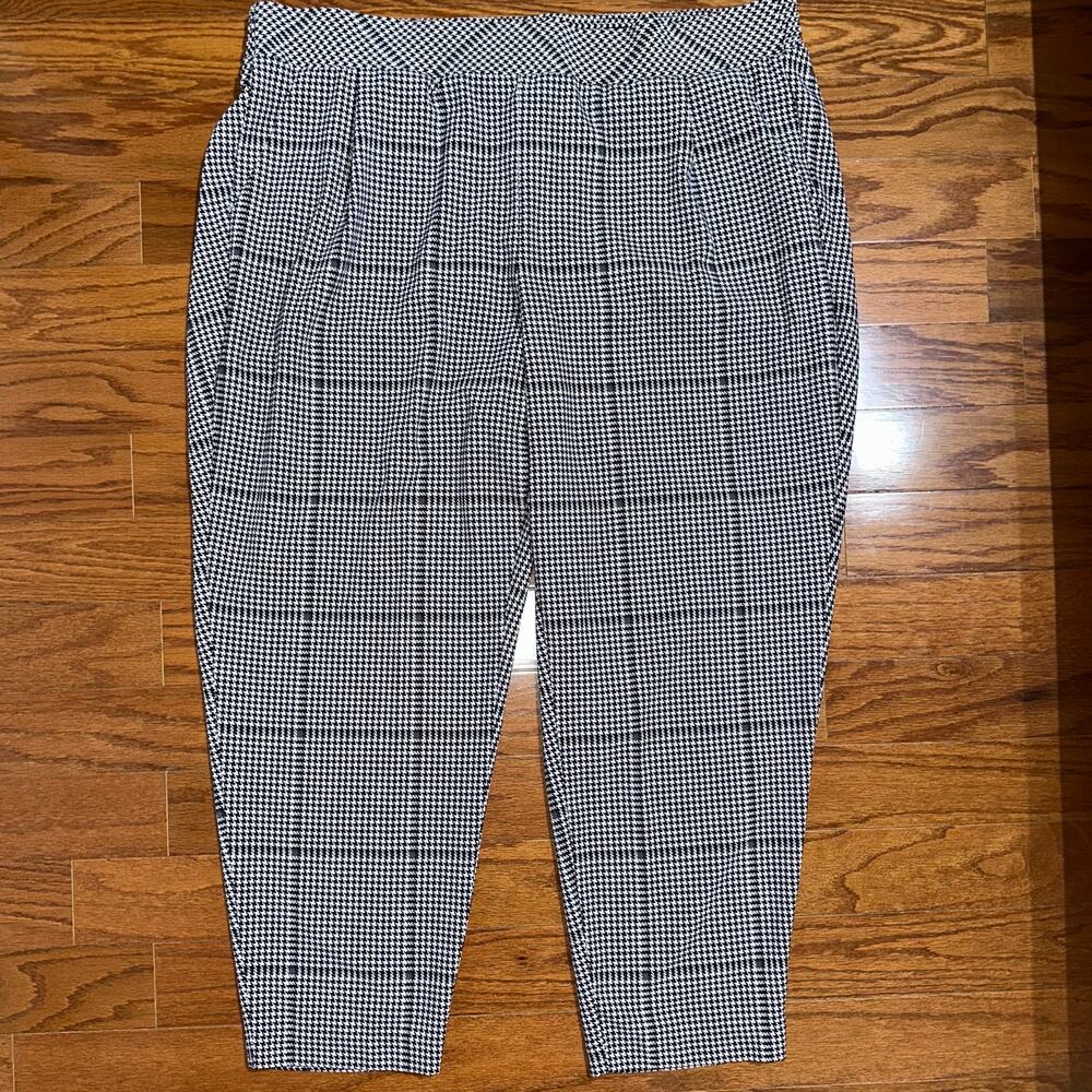 Torrid Black White Plaid Crepe Pull On Tapered Ankle Pant Size 2XL - Picture 8 of 16